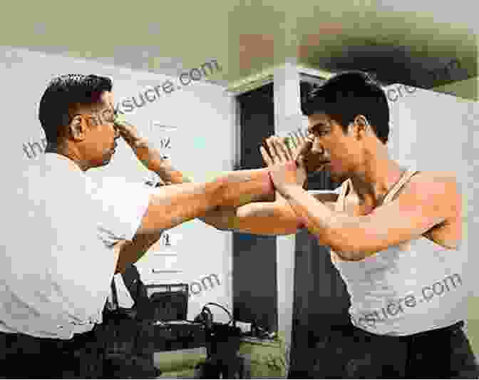 Students Practicing Wing Chun At The Bruce Lee Library Bruce Lee The Tao Of Gung Fu: A Study In The Way Of Chinese Martial Art (Bruce Lee Library 2)